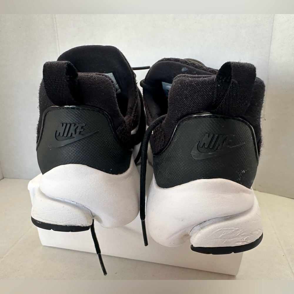 Nike Air Presto Fly Womens Size 6 Black White Athletic Running Shoes Sneakers - Picture 4 of 8